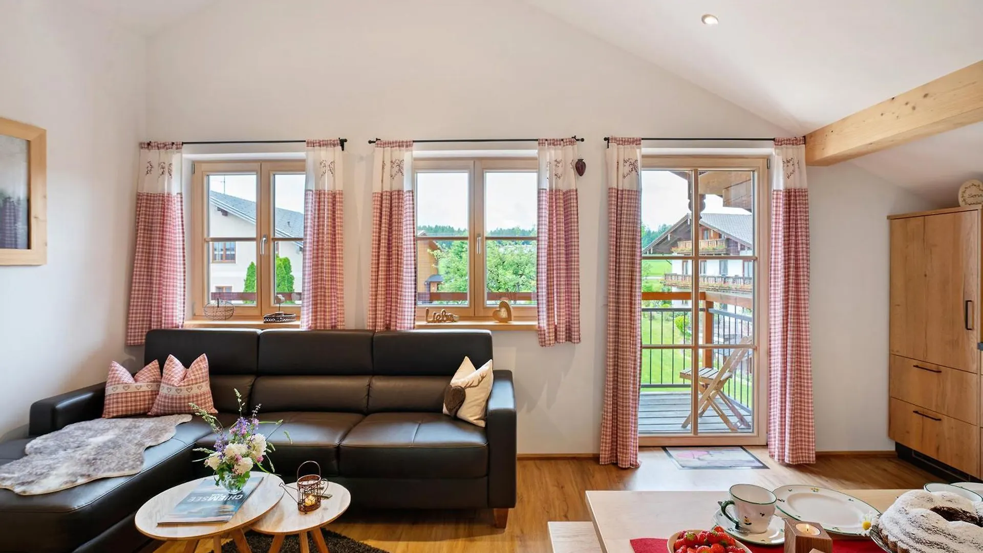 Neubau - Ferienwohnung Waldblick Hoslwang
